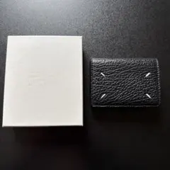 未使用級　Maison Margiela PARIS 黒レザー三つ折り財布