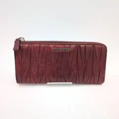 miumiu miu miu ミュウミュウ　長財布　マテラッセ レザーのサムネイル