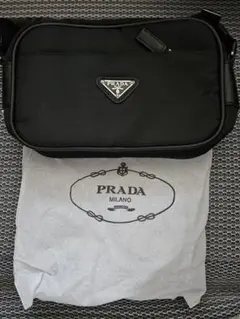 PRADA ブラック ショルダーバッグ　ノベルティ