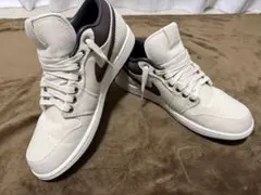 Nike スニーカー ホワイト/ブラウン