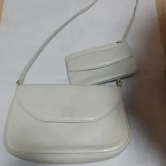 本皮ショルダーバッグ　ANNE KLEIN　ポーチ付き