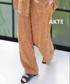 Item thumbnail for item 0a039845-c3eb-41c2-b6af-9c2d3d35b924