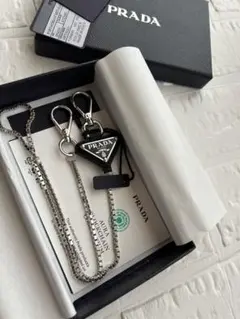 PRADA プラダ キーチェーン キーホルダー