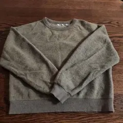 オリーブグリーン トレーナー