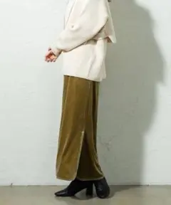 シャイニーベロアスカート