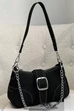 バゲットバッグ　バックルデコレーション　ステッチ　チェーン　ブラック