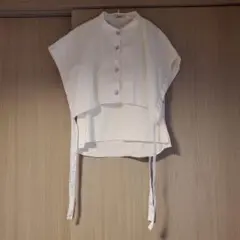 リリミーク アイボリー ノースリーブ トップス 背面ボタン付き - メルカリ