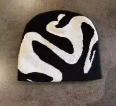 Y2k波状模様 ニット帽 黒と白 ビーニー