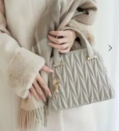 チャームセットキルティングバッグ MAJESTIC LEGON グレージュ