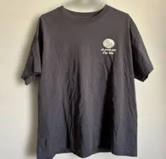 グレー Tシャツ ロゴ付き