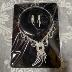 ジュエリーネックレス　イヤリングセット　冠婚葬祭　お祝い事　フォーマル