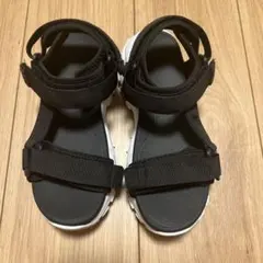 美品　GAP キッズ サンダル ブラック　22cm