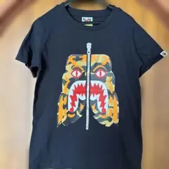 A BATHING APE シャーク Tシャツ レディース Sのサムネイル