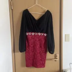 黒と赤のタイトドレス