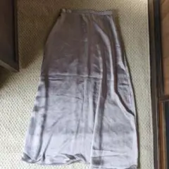 アーバンリサーチ♬ラベンダーグレー サテン生地 ロングスカート