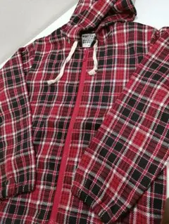 パーカー　帽子付き　ジャケット　140