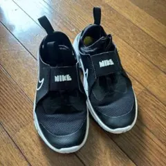 NIKE キッズシューズ 黒 スリッポンスタイル　19