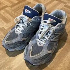 New Balance 9060 グレー スニーカーのサムネイル