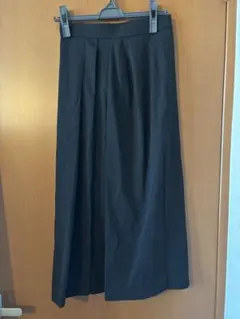 ユニクロ 黒ロングスカート