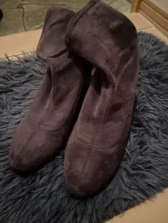 ユニクロ　ダークブラウン スエード ショートブーツ