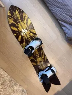 スノーボードStorm Chase 153, Salomonバインディング付き