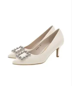 RANDAビジュー付きホワイトパンプス