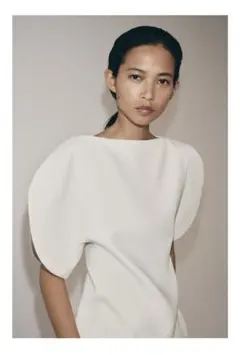 新品タグ付きVenica Twist drape tops white - メルカリ