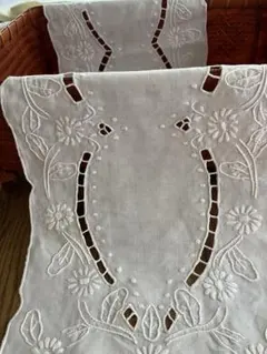 ヴィンテージ ホワイトワーク テーブルクロス 手リネン刺繍 ドロン