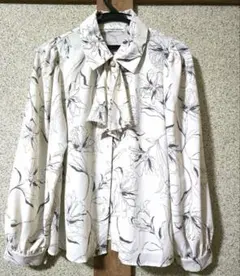 ray cassin チャーム付きボウタイブラウス
