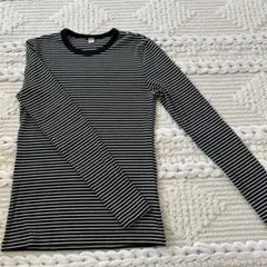 ユニクロ　ボーダー柄長袖Tシャツ。