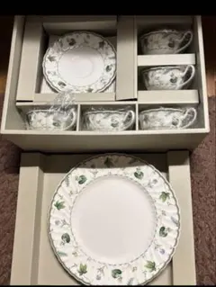 早い者勝！新品未使用　ナルミ　プロフュージョン　ティーカップ５客大皿１枚セット