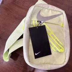 Nike Football Club ボディバッグ ライトイエロー