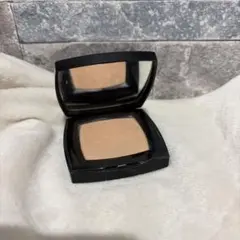 CHANEL POUDRE UNIVERSELLE COMPACTE 20 - メルカリ