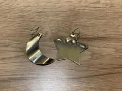 月と星のピアス ゴールドカラー アシンメトリー