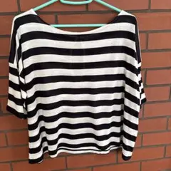 ボーダー柄 半袖Tシャツ バックボタン付きのサムネイル