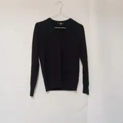 UNIQLO 黒 Vネックセーター M