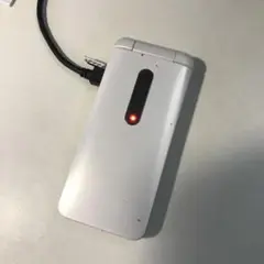 au GRATINA 4G KYF31 ホワイト 本体　傷あり