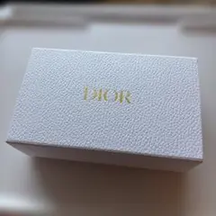 【美品】Diorギフトボックス〜12.9cm × 21.1cm × 7.2cm〜
