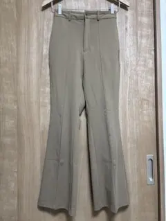 M*e様 フレアパンツ スラックス　ベージュ　ポッケあり