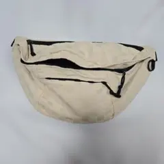 クリーム色 チェック柄 ボディバッグ