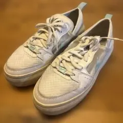 NIKE ホワイト メッシュ スニーカー