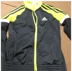 adidas ジャージ 130cm　上のみ