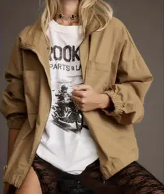 ジャケット　ベージュ