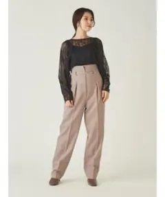 SNIDEL（スナイデル）チェーンベルト付きハイウエストテーパードパンツ