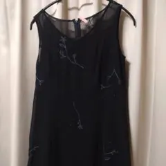 LAUTREAMONT　刺繍入りワンピースのサムネイル