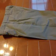 ライトグレー チノパン バックポケット付き