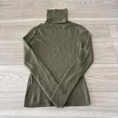 UNIQLO ウール100% オリーブ タートルネックセーター