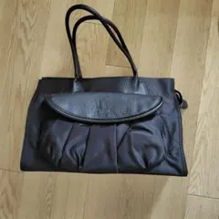 sybilla　ショルダーバック　肩がけ　小旅行にも　ボストンバッグ　一部革製