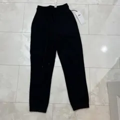 Alo Yoga 7/8 Easy Sweatpant ブラック XXS