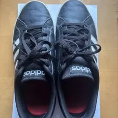 adidas スニーカー